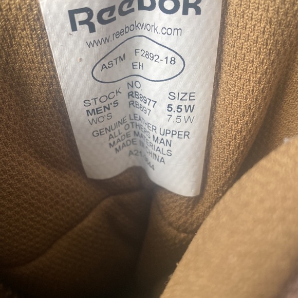 Rebook shoes I need them off my hands - Picture 3 of 3